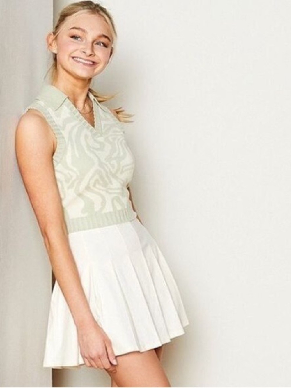 NWT $39 Originality Cheerleader Skirt in Ivory